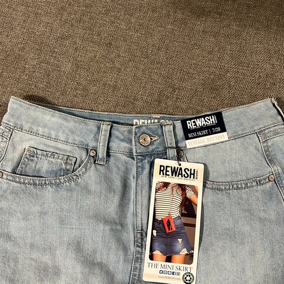 Distressed rewash skirt - Picture 5 of 5